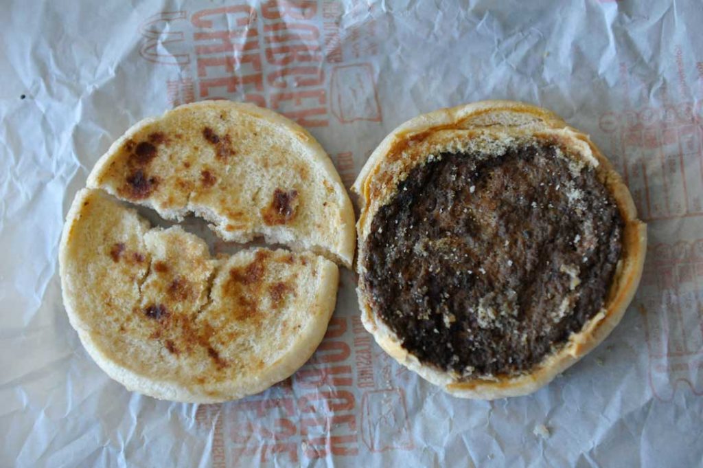 Ein 15 Monate alter Cheesburger